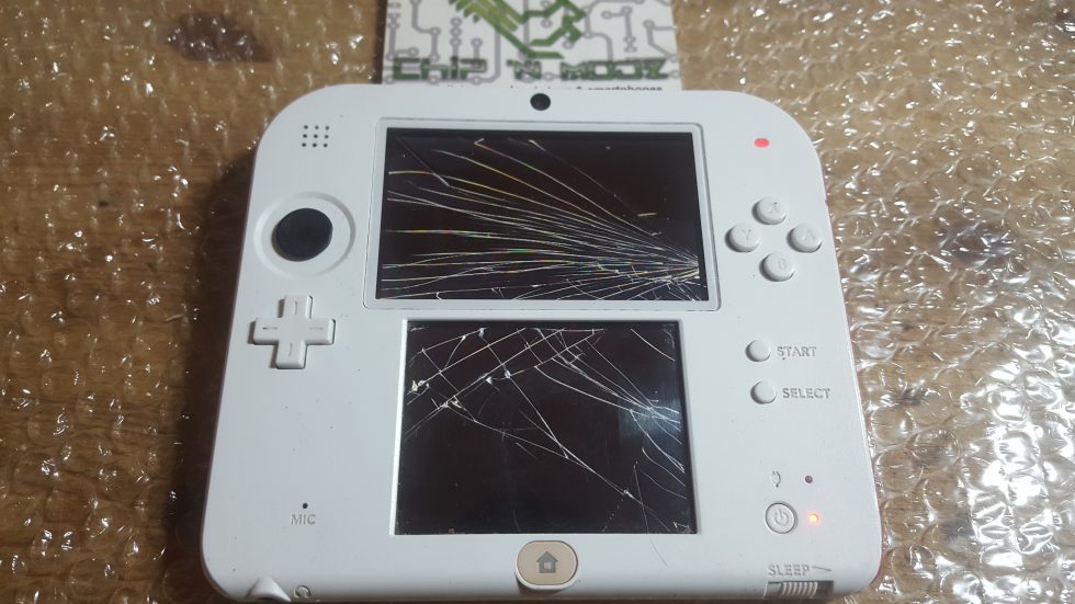 [TUTO] Remplacer l’écran LCD sur Nintendo 2DS